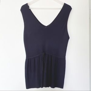 Theory Women V neck navy knit top Size M